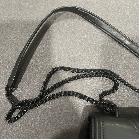 Tory Burch Black Matte Fleming Convertible Bag - Picture 10 of 10